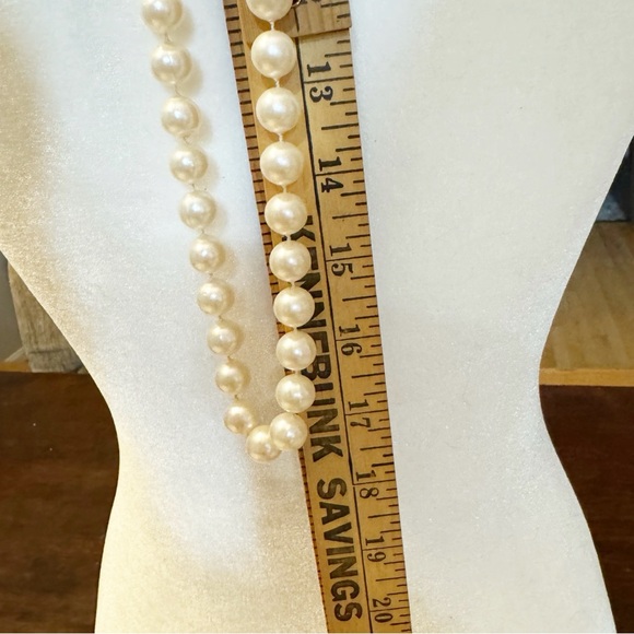 Beautiful Faux Pearl Vintage Necklace Hand-knotted Beaded - Picture 6 of 6